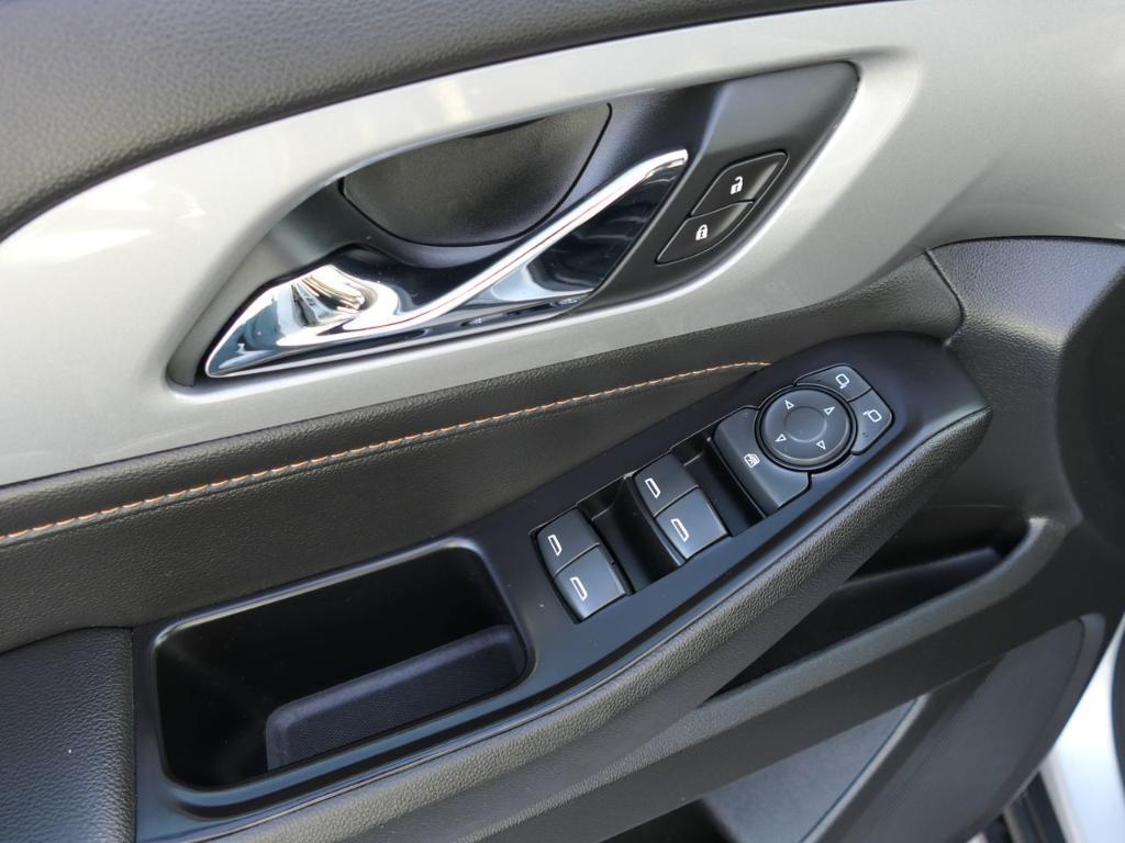 used 2020 Chevrolet Traverse car, priced at $17,188