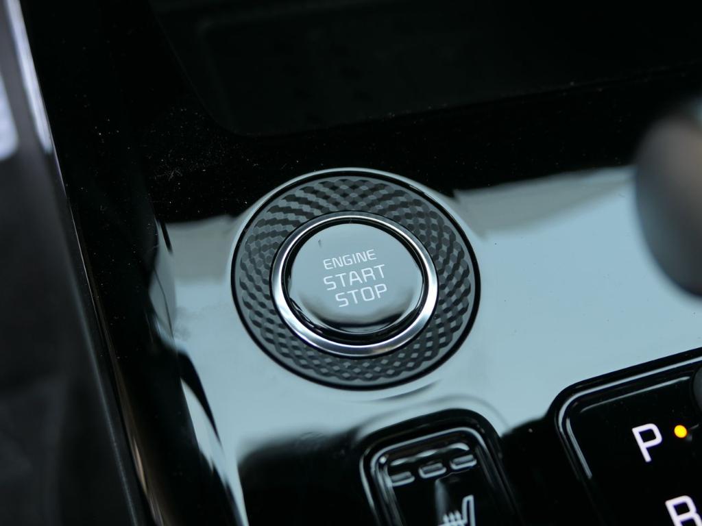new 2025 Kia Niro car, priced at $36,960