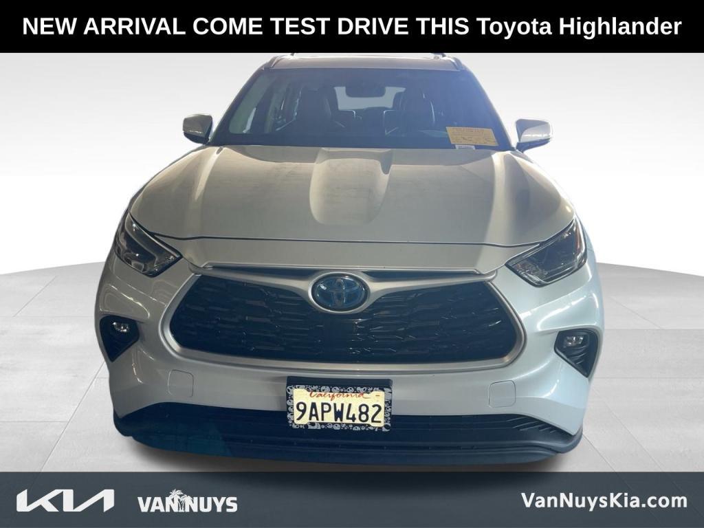 used 2022 Toyota Highlander Hybrid car, priced at $34,888