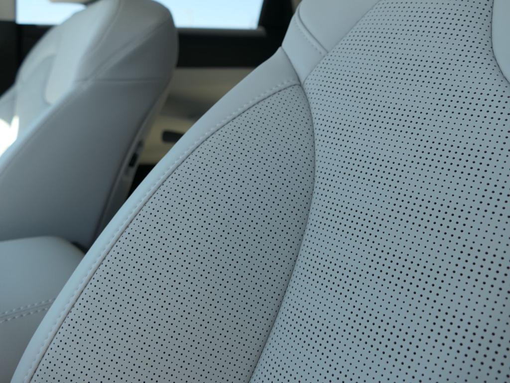 new 2025 Kia Sorento car, priced at $38,325