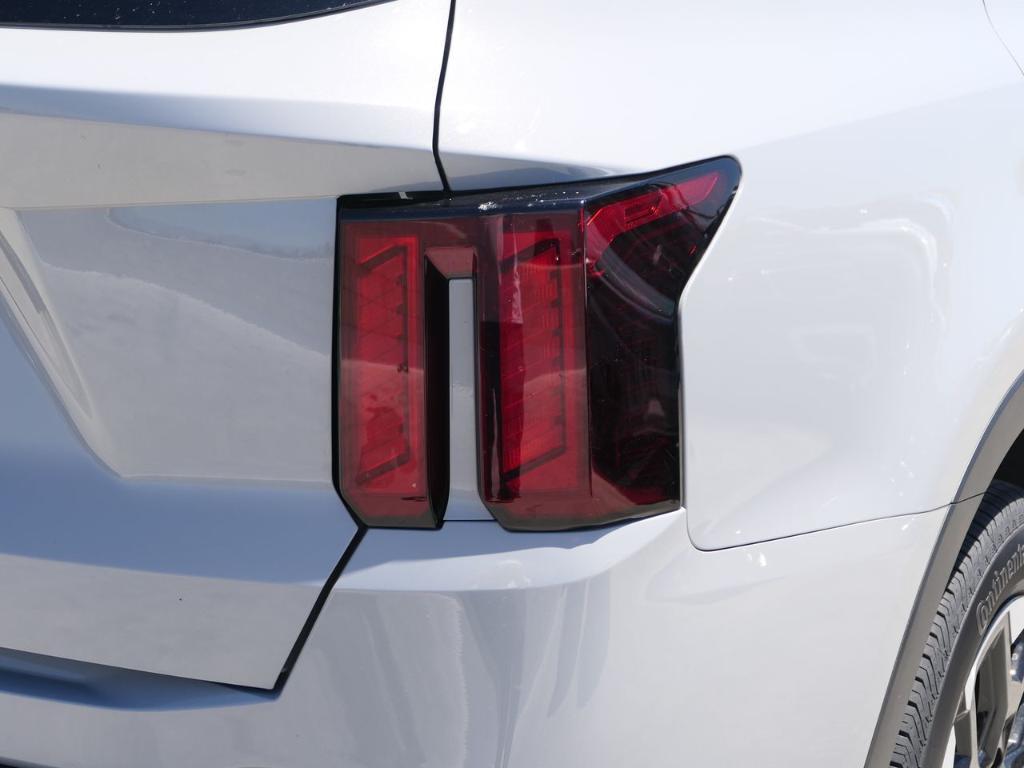 new 2025 Kia Sorento car, priced at $38,325