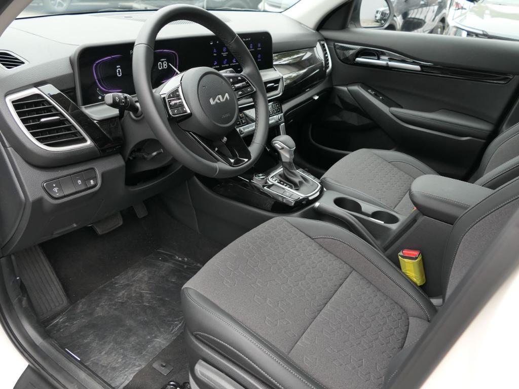 new 2025 Kia Seltos car, priced at $27,170