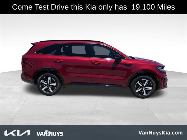 used 2023 Kia Sorento car, priced at $25,000