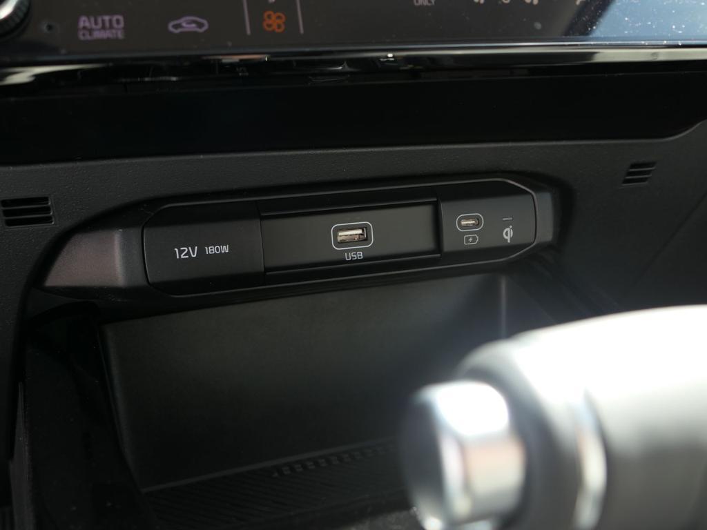new 2025 Kia Niro car, priced at $31,990