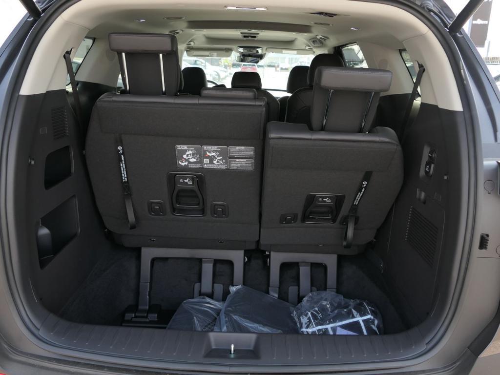 new 2025 Kia Carnival Hybrid car, priced at $50,600