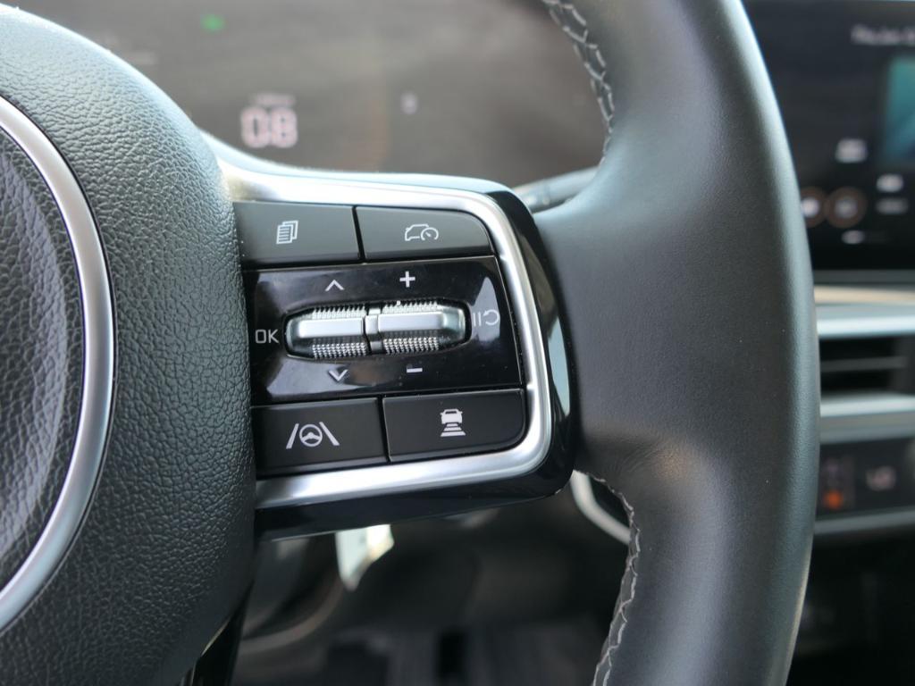 used 2025 Kia Sorento car, priced at $34,400