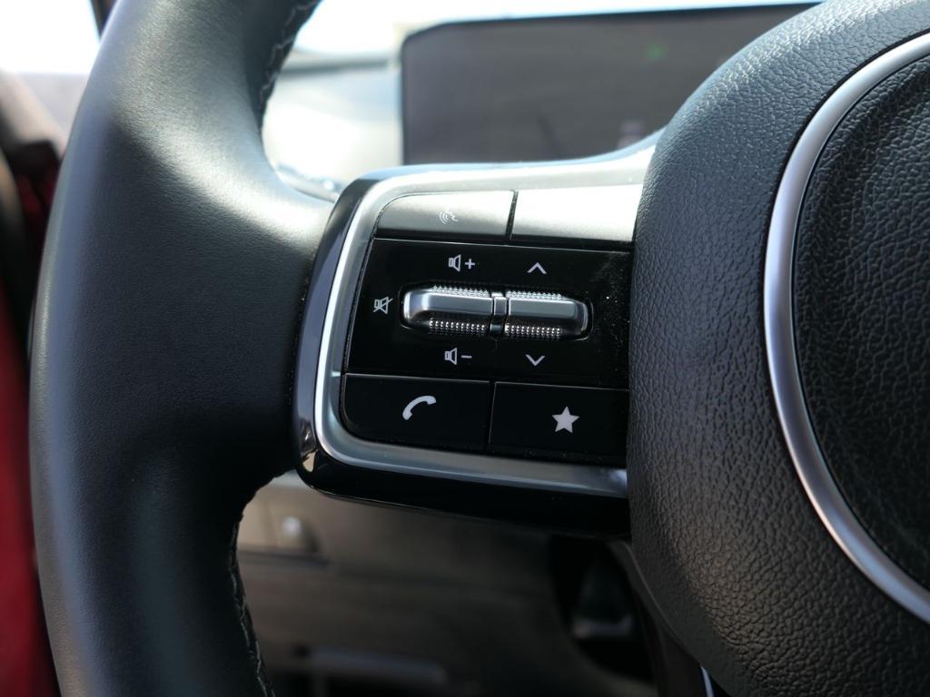 used 2025 Kia Sorento car, priced at $34,400