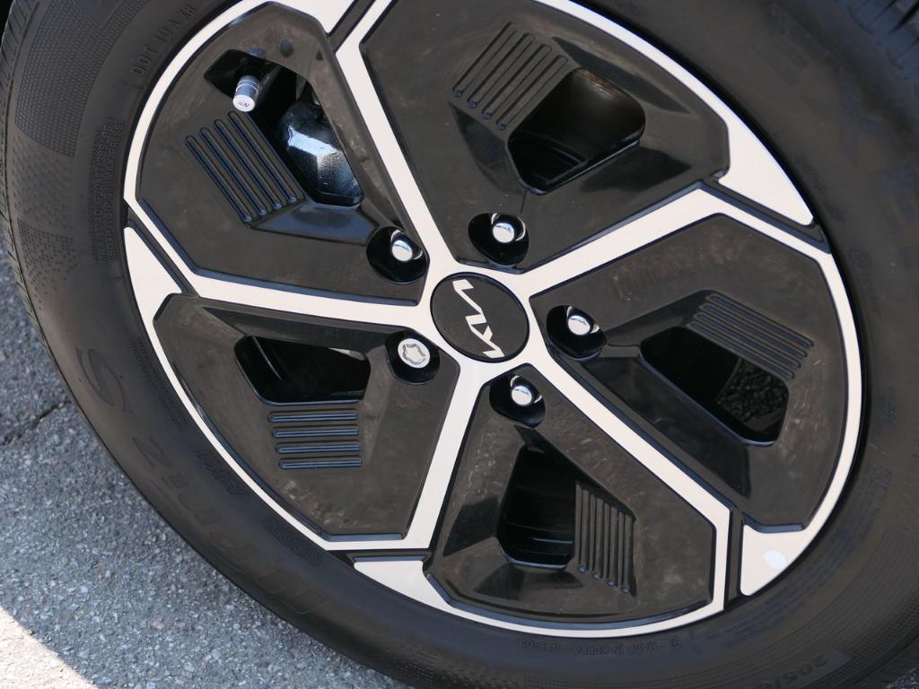 used 2025 Kia Niro car, priced at $28,500