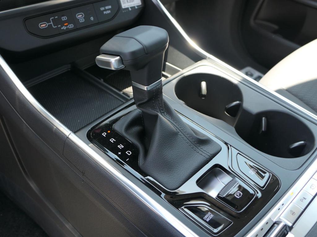 new 2026 Kia Carnival car, priced at $53,285