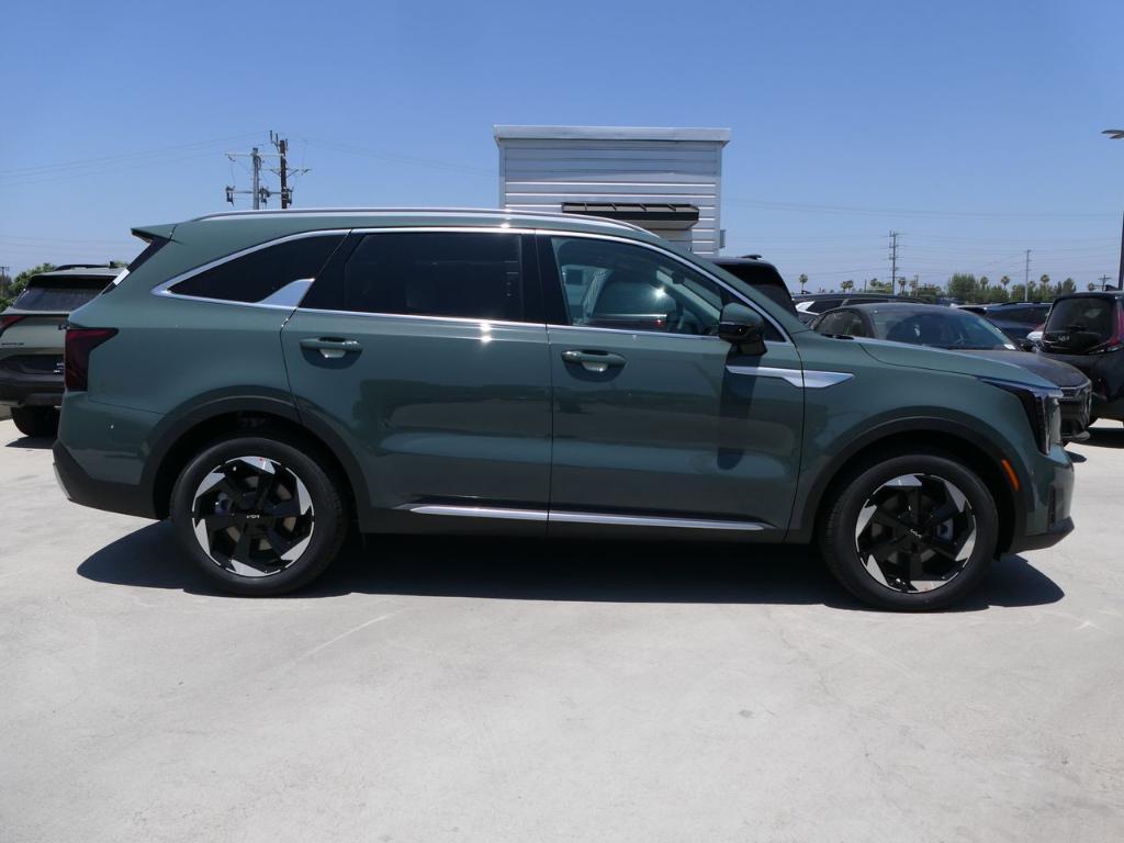 new 2025 Kia Sorento Hybrid car, priced at $41,630