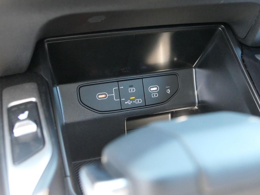 new 2025 Kia Sorento car, priced at $39,090
