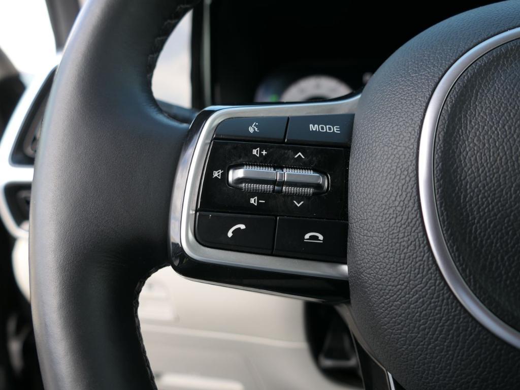 used 2023 Kia Sorento Hybrid car, priced at $33,000
