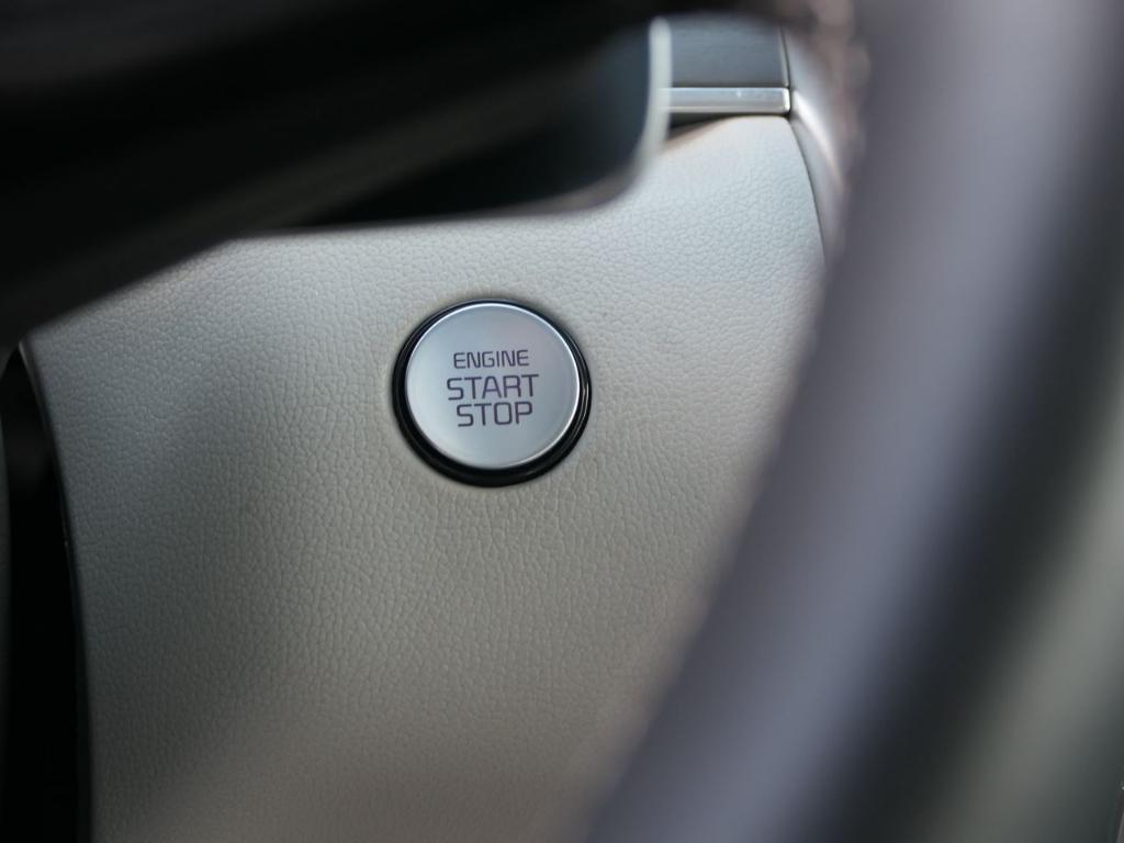used 2023 Kia Sorento Hybrid car, priced at $33,000