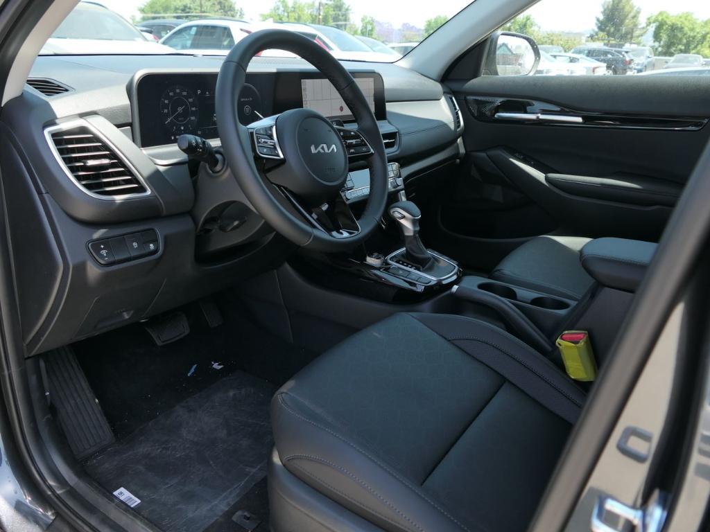 new 2025 Kia Seltos car, priced at $28,575