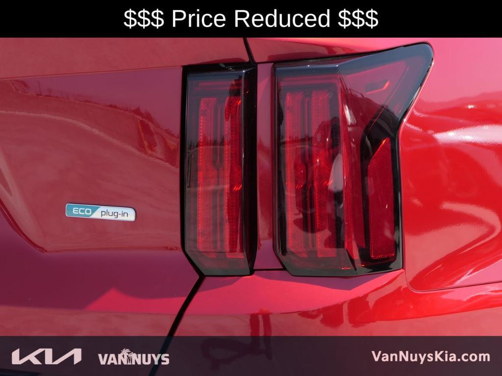 used 2022 Kia Sorento Plug-In Hybrid car, priced at $28,500