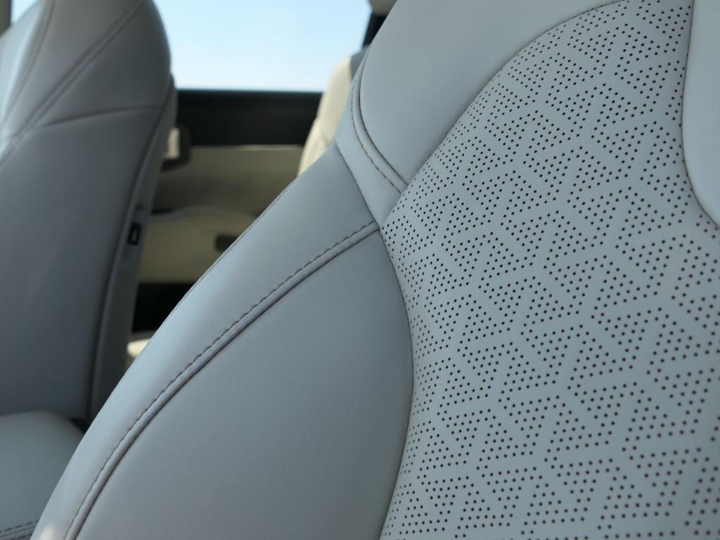 used 2022 Kia Sorento Plug-In Hybrid car, priced at $29,000