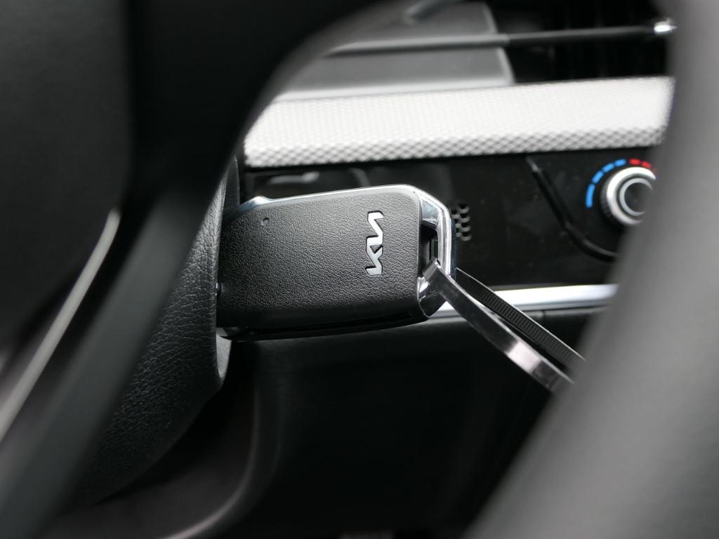 new 2025 Kia Sportage Hybrid car, priced at $30,360
