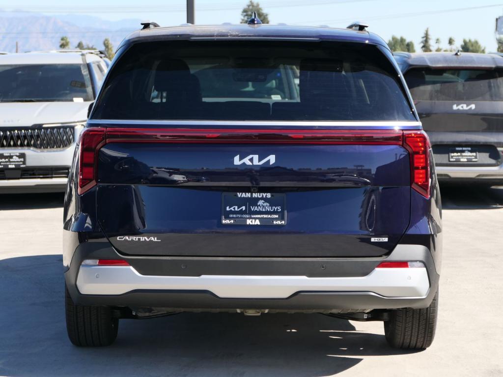 new 2025 Kia Carnival Hybrid car, priced at $44,360