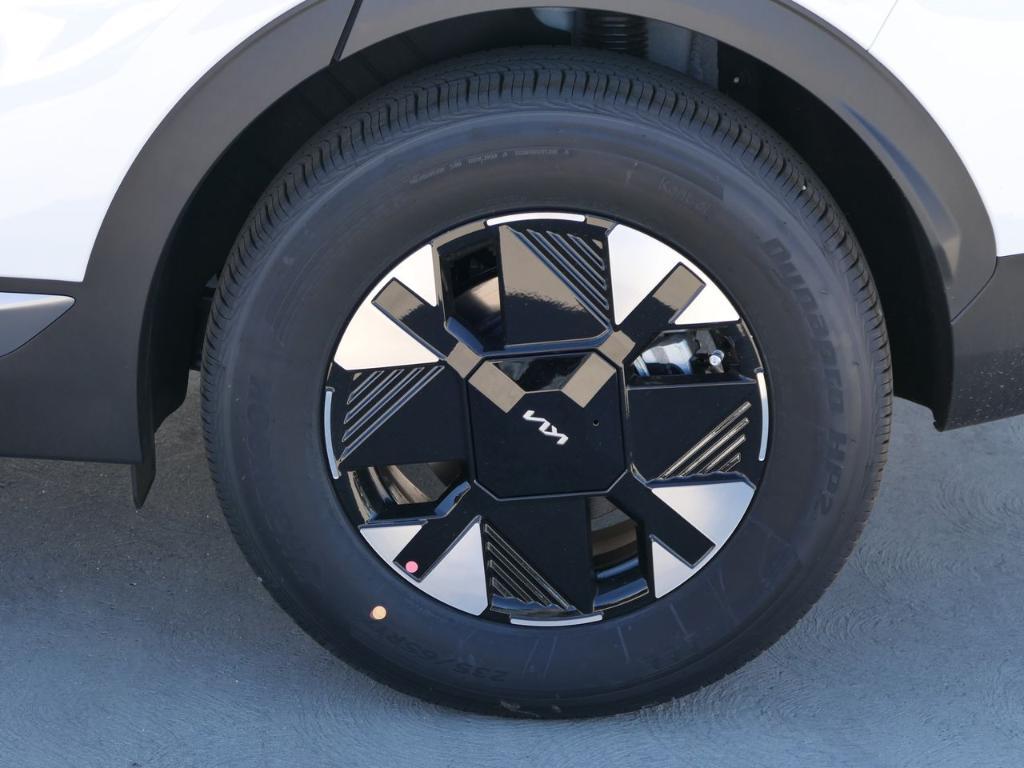new 2026 Kia Sportage Hybrid car, priced at $32,575