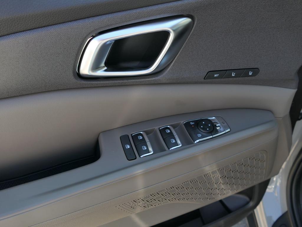 new 2026 Kia Carnival car, priced at $43,385