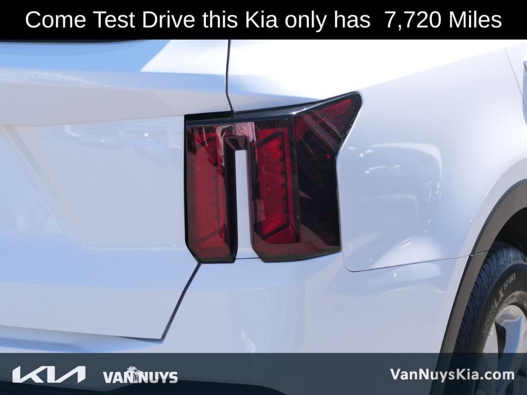 used 2025 Kia Sorento car, priced at $28,500