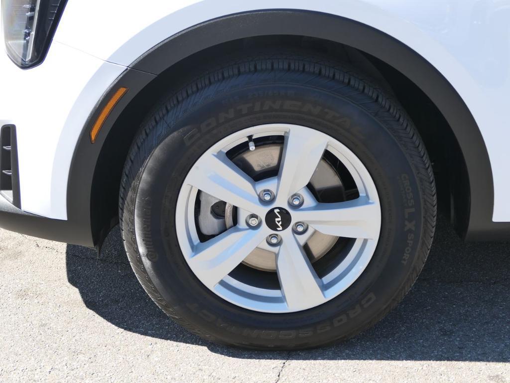 used 2025 Kia Sorento car, priced at $28,500