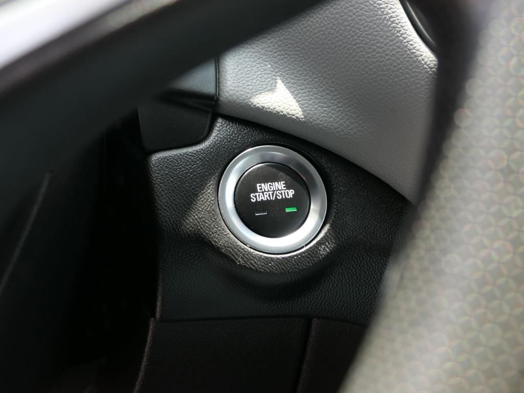 used 2022 Chevrolet Equinox car, priced at $18,000