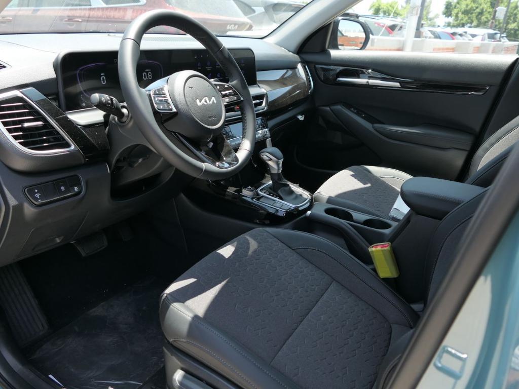 new 2025 Kia Seltos car, priced at $27,780