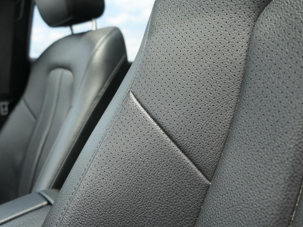 used 2022 Mercedes-Benz GLB 250 car, priced at $28,500
