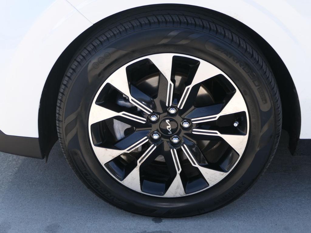 used 2023 Kia Carnival car, priced at $33,000