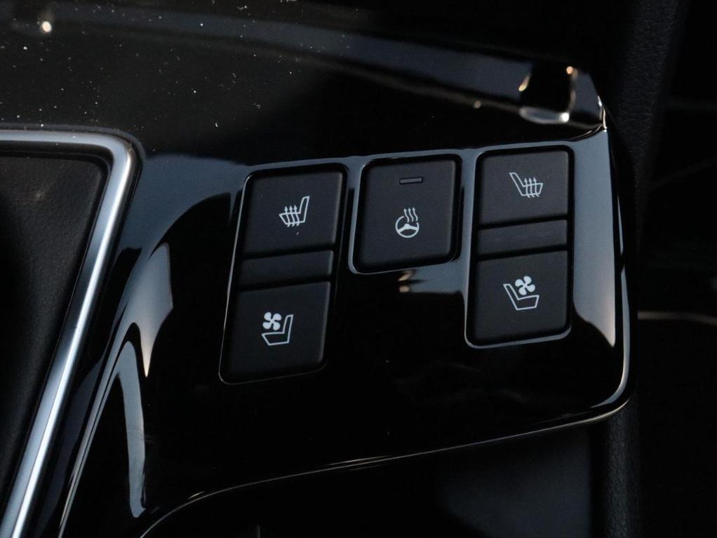 new 2025 Kia Sportage car, priced at $40,035