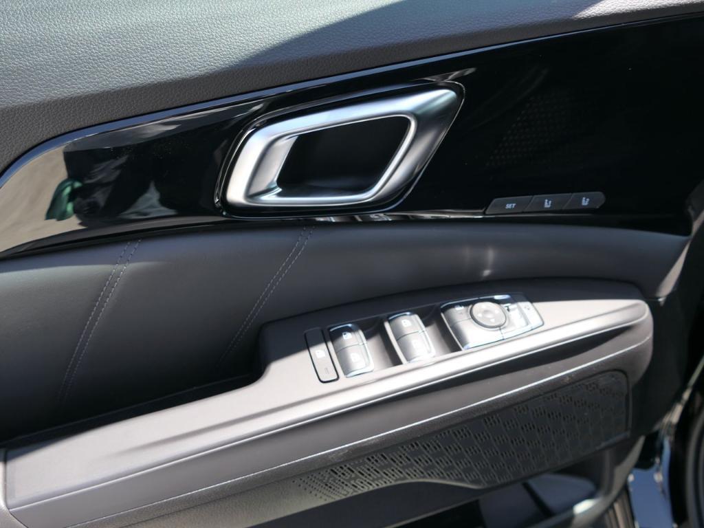 new 2026 Kia Carnival Hybrid car, priced at $55,285