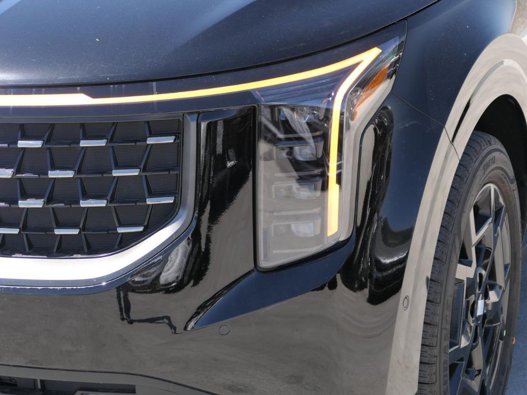 new 2026 Kia Carnival Hybrid car, priced at $55,285