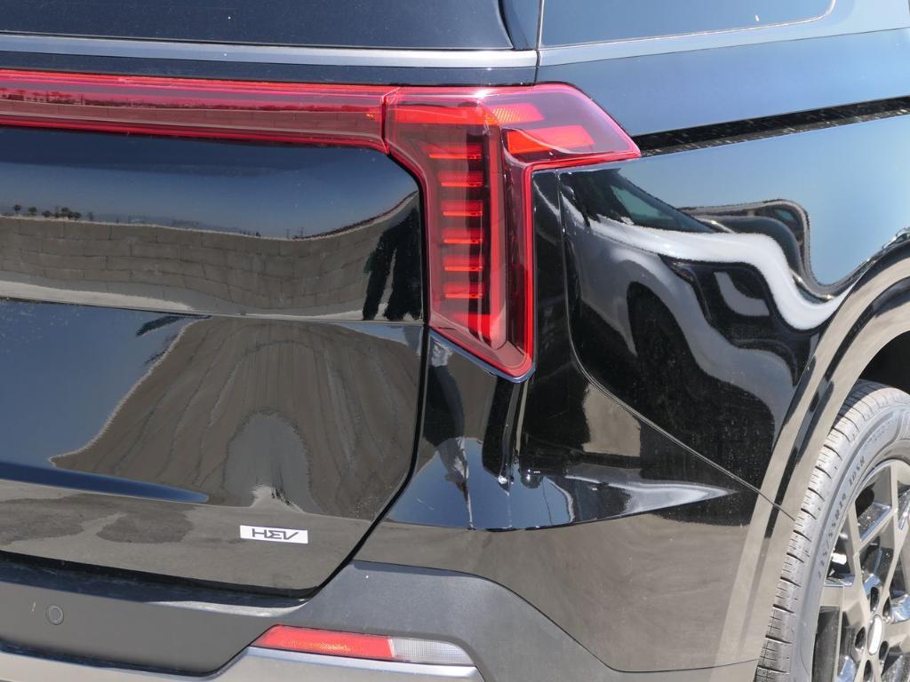 new 2026 Kia Carnival Hybrid car, priced at $55,285