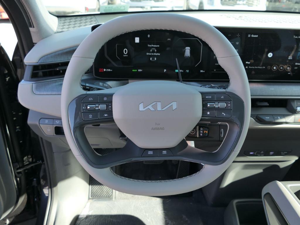 new 2025 Kia EV9 car, priced at $65,620