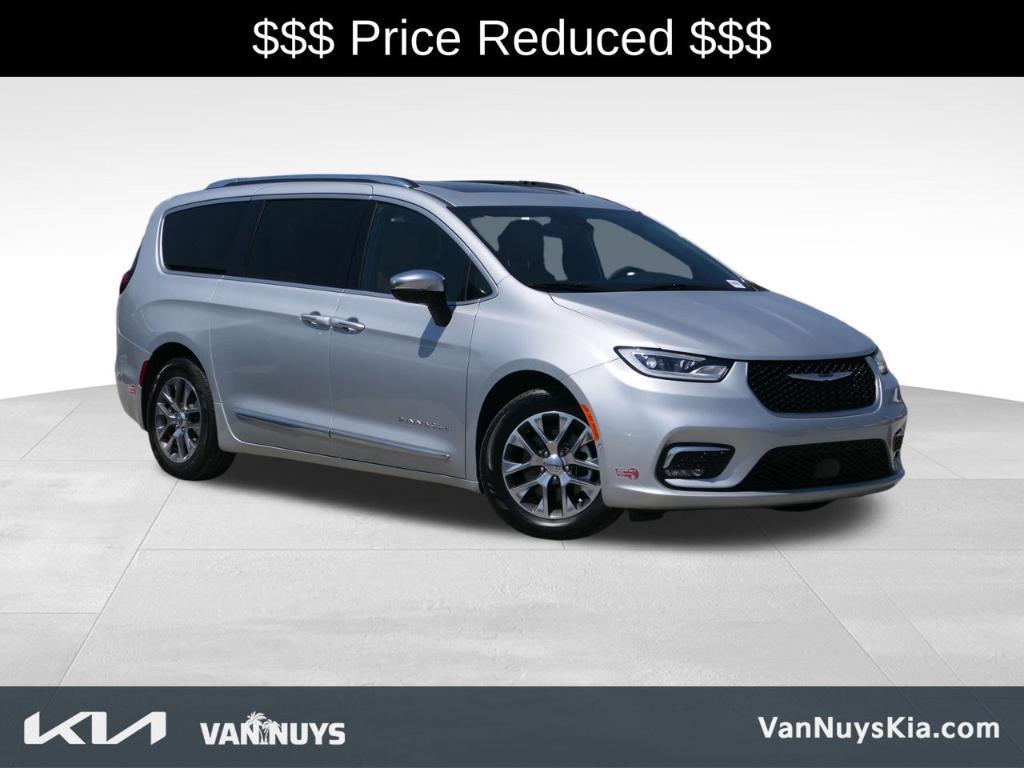 used 2023 Chrysler Pacifica Hybrid car, priced at $34,000