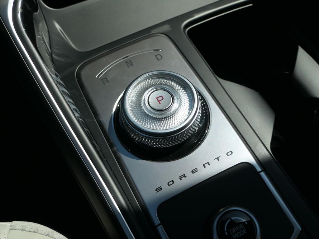 new 2025 Kia Sorento Hybrid car, priced at $41,630