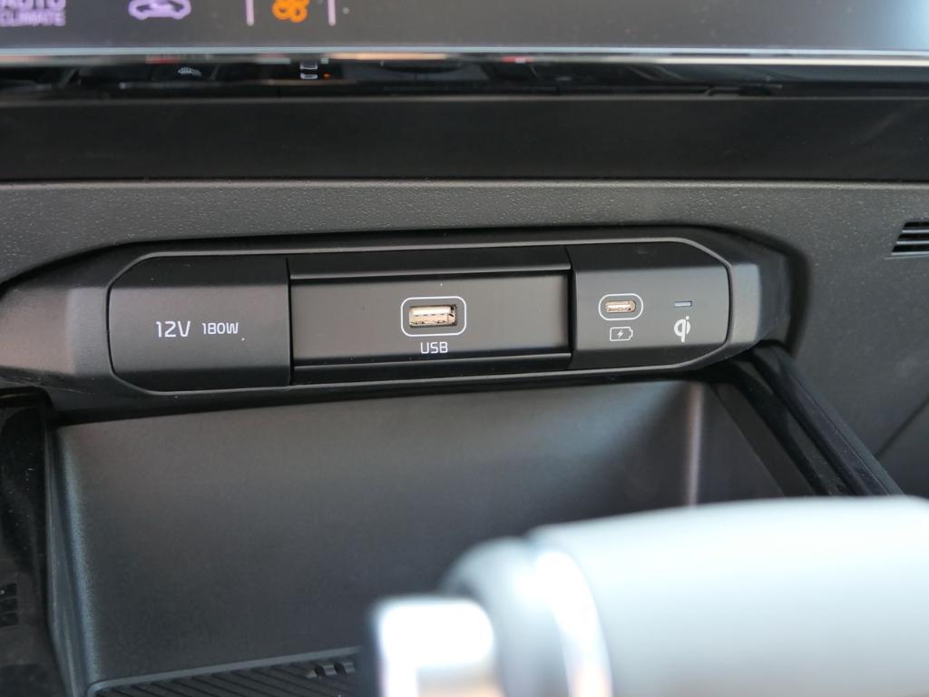 new 2025 Kia Niro car, priced at $31,755