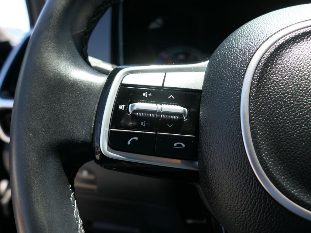 used 2022 Kia Sorento Hybrid car, priced at $28,000