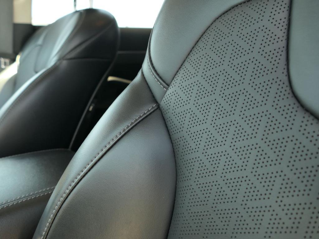 used 2022 Kia Sorento Hybrid car, priced at $28,000