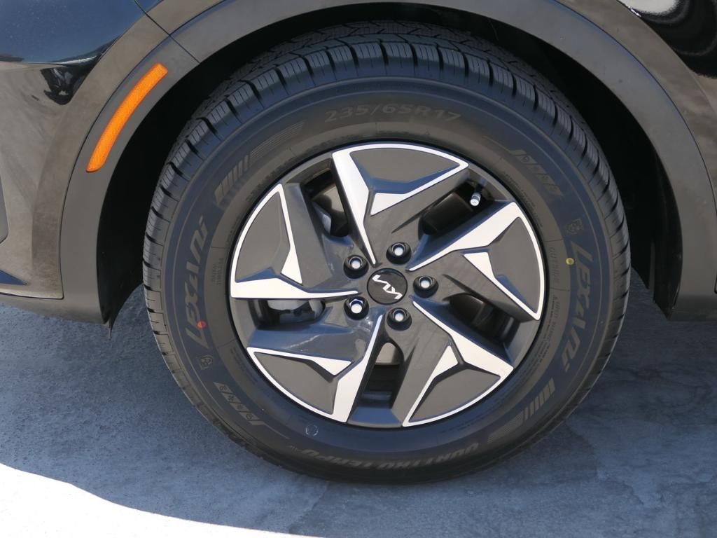 used 2022 Kia Sorento Hybrid car, priced at $28,000