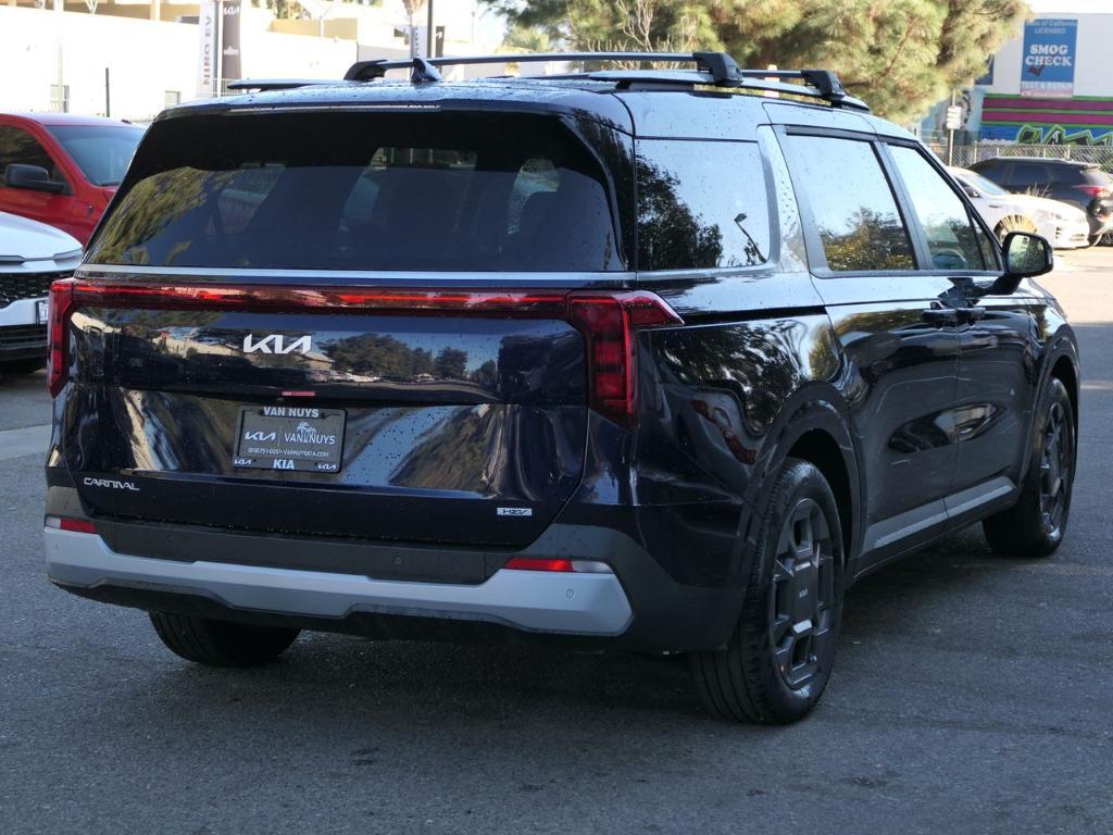 new 2025 Kia Carnival Hybrid car, priced at $45,135