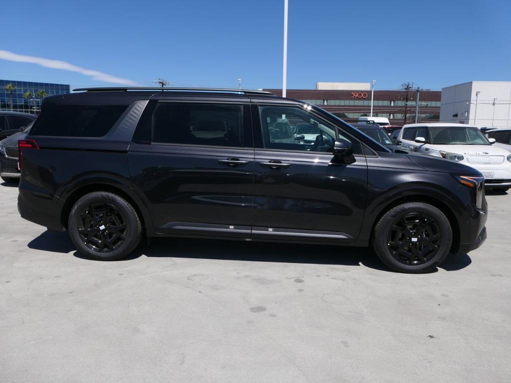 new 2025 Kia Carnival Hybrid car, priced at $57,925