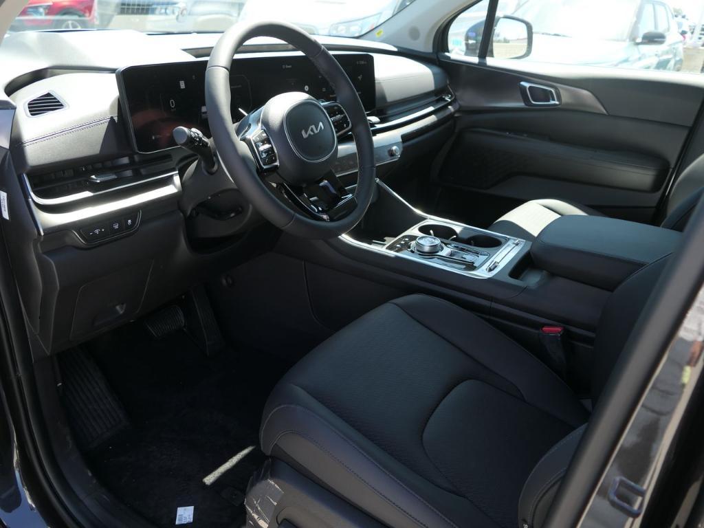 new 2025 Kia Carnival Hybrid car, priced at $57,925