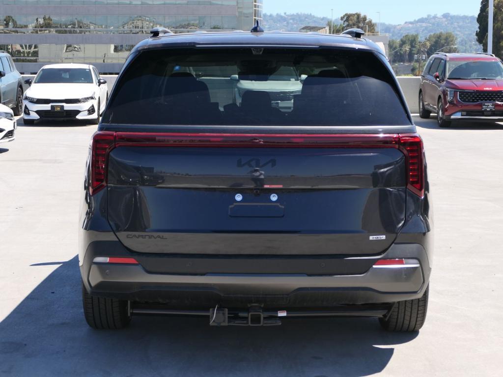 new 2025 Kia Carnival Hybrid car, priced at $57,925