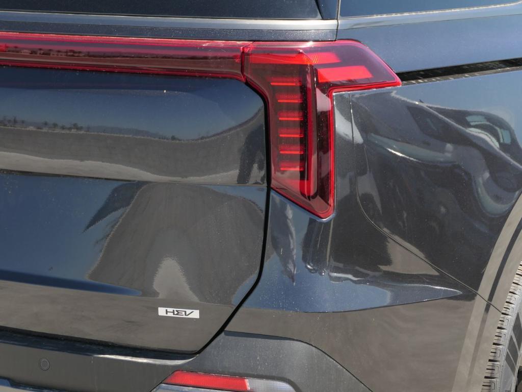 new 2025 Kia Carnival Hybrid car, priced at $57,925