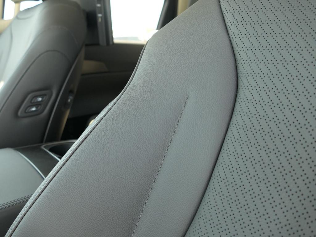 new 2025 Kia Carnival Hybrid car, priced at $57,925