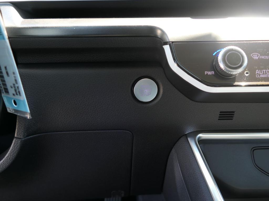 new 2025 Kia Carnival Hybrid car, priced at $57,925