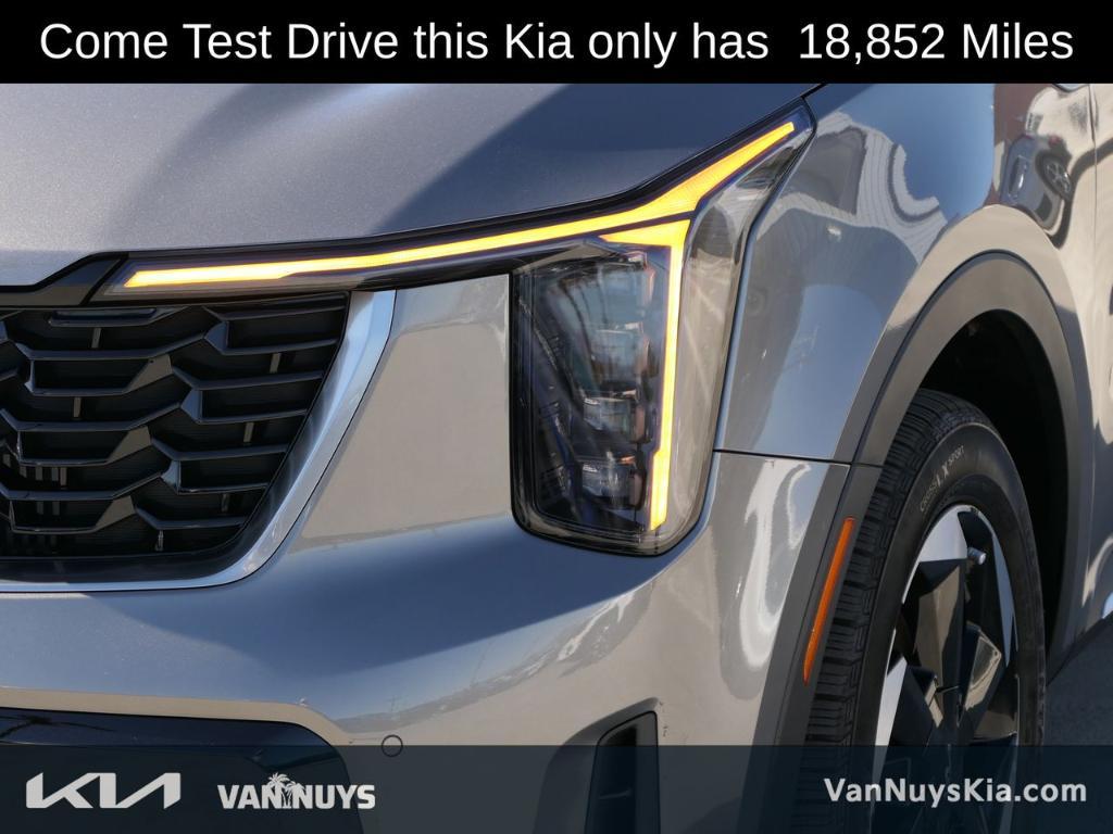 used 2025 Kia Sorento Hybrid car, priced at $37,000