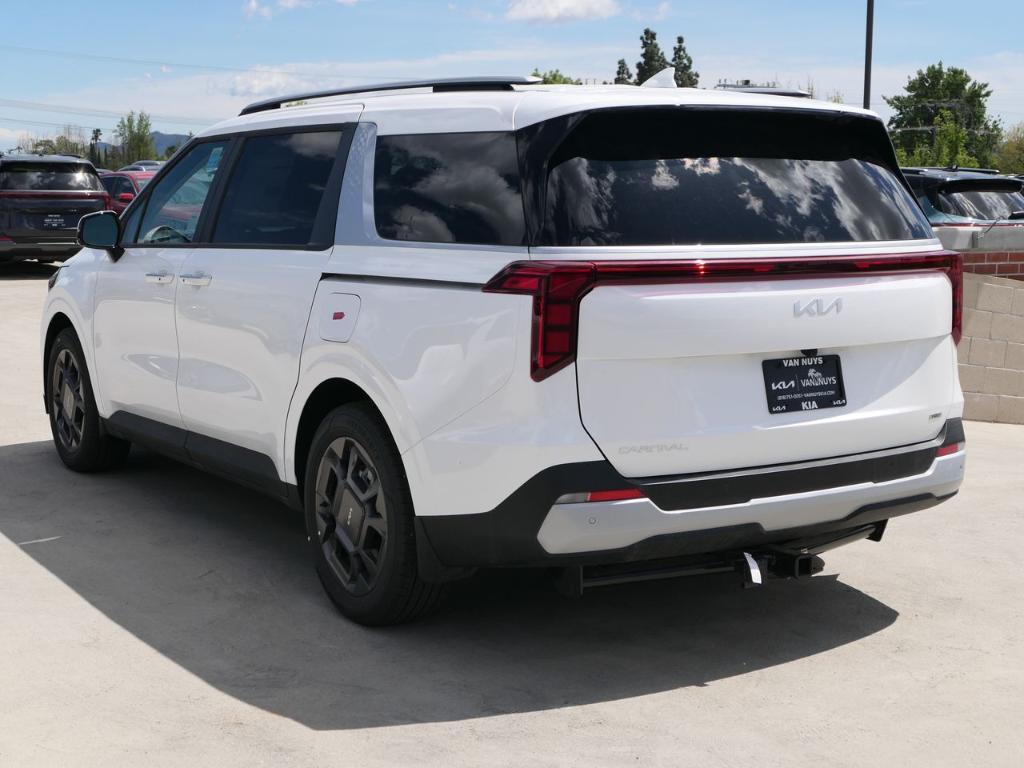 new 2025 Kia Carnival Hybrid car, priced at $46,270